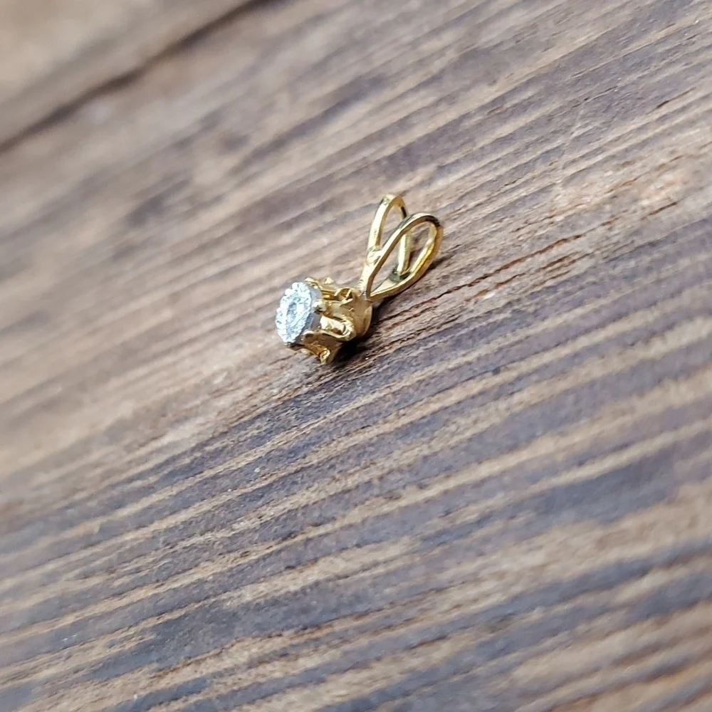 Authentic diamond chip clawfoot dainty‎ pendant estate